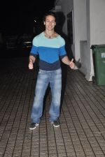 Tiger Shroff snapped in PVR on 1st Aug 2014 (24)_53dcc015adef8.JPG