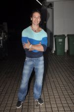 Tiger Shroff snapped in PVR on 1st Aug 2014 (34)_53dcc0220c6bd.JPG