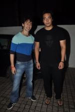Tiger Shroff snapped in PVR on 1st Aug 2014 (41)_53dcc02b616d2.JPG