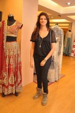 Nandita Mahtani at Varun Bhal_s Couture Collection preview at AZA_53e21fdf0ed43.JPG