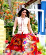 Kareena Kapoor in the still from movie Singham Returns (30)_53e5b734db038.jpg