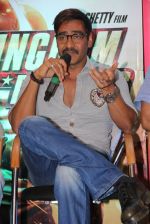 Ajay Devgan at Marathi film Rege promotions in Mumbai on 9th Aug 2014 (86)_53e755608ee30.JPG