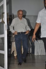 Mukesh Bhatt at Dharmesh Tiwari_s Chautha in Isckon, Mumbai on 9th Aug 29014 (6)_53e757b30d7bc.JPG