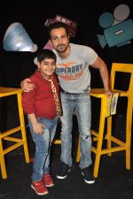 Emraan Hashmi on the sets of Captain Tiao in Mumbai on 10th Aug 2014 (20)_53e8bdc6c71d6.JPG