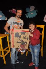 Emraan Hashmi on the sets of Captain Tiao in Mumbai on 10th Aug 2014 (27)_53e8bdd234a6a.JPG