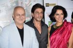 Anupam Kher, Shah Rukh Khan, Neha Dhupia at the launch of trailer Ekkees Toppon Ki Salaami in PVR on 11th Aug 2014 (547)_53ea19c783258.JPG