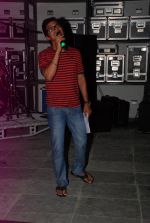 Shaan rehearses for concert in Sakinaka on 12th Aug 2014 (2)_53eb0b2bca35a.JPG
