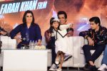 Farah Khan, Sonu Sood, Vivaan Khan, Shahrukh at the Trailer launch of Happy New Year in Mumbai on 14th Aug 2014 (358)_53edf59433835.JPG