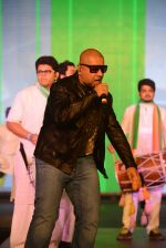 Vishal Dadlani at the Trailer launch of Happy New Year in Mumbai on 14th Aug 2014 (108)_53edfe159a0ea.JPG