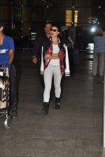 Jacqueline Fernandez snapped at airport in Mumbai on 16th Aug 2014 (2)_53f09a23aea5b.JPG