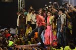 Varun Dhawan at Sachin Ahir_s dahi handi in Mumbai on 18th Aug 2014 (127)_53f33fc7ed5d9.JPG