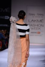 Model walk the ramp for Archana Rao at Lakme Fashion Week Winter Festive 2014 Day 2 on 20th Aug 2014 (49)_53f48157510c0.JPG