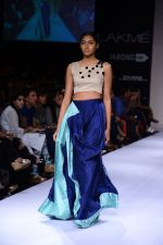 Model walk the ramp for Archana Rao at Lakme Fashion Week Winter Festive 2014 Day 2 on 20th Aug 2014 (57)_53f481620cdc9.JPG