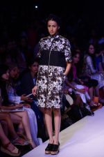 Model walk the ramp for Gen Next Show at Lakme Fashion Week Winter Festive 2014 Day 2 on 20th Aug 2014 (18)_53f46769285cd.JPG