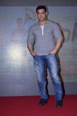 Aamir Khan at PK 2nd poster launch in Mumbai on 20th Aug 2014 (15)_53f58c55bf9e4.JPG