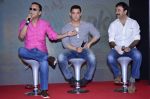 Aamir Khan, RajKumar Hirani and Vidhu Vinod Chopra at PK 2nd poster launch in Mumbai on 20th Aug 2014 (23)_53f58c6262067.JPG