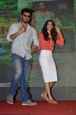Deepika Padukone, Arjun Kapoor at Shake Your Bootiya Song Launch from the film Finding Fanny in Sheesha Sky Lounge on 21st Aug 2014  (47)_53f74f56b30b2.JPG