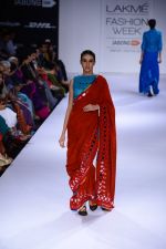 Model walk the ramp for Purvi Doshi at Lakme Fashion Week Winter Festive 2014 Day 3 on 21st Aug 2014 (19)_53f740eac1f5e.JPG