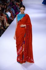 Model walk the ramp for Purvi Doshi at Lakme Fashion Week Winter Festive 2014 Day 3 on 21st Aug 2014 (21)_53f740ed98ddb.JPG