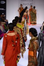 Model walk the ramp for Sashikant Naidu at Lakme Fashion Week Winter Festive 2014 Day 3 on 21st Aug 2014 (136)_53f74220bc1e2.JPG