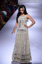 Sonal Chauhan walk the ramp for Purvi Doshi at Lakme Fashion Week Winter Festive 2014 Day 3 on 21st Aug 2014 (12)_53f7414a30056.JPG