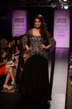 Model walk the ramp for Arpita Mehra at LFW 2014 Day 6 on 24th Aug 2014 (14)_53fafaf90cc8d.JPG