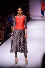 Model walk the ramp for Payal Singhal at LFW 2014 Day 5 on 23rd Aug 2014 (219)_53faf9ace88ba.JPG