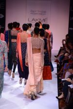 Model walk the ramp for Payal Singhal at LFW 2014 Day 5 on 23rd Aug 2014 (306)_53faf9dee7633.JPG