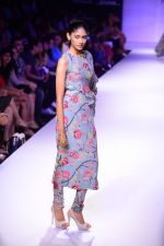 Model walk the ramp for Payal Singhal at LFW 2014 Day 5 on 23rd Aug 2014 (59)_53faf8e32d872.JPG