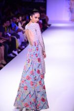 Model walk the ramp for Payal Singhal at LFW 2014 Day 5 on 23rd Aug 2014 (69)_53faf8ee3ec86.JPG