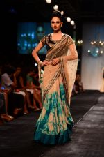 Model walk the ramp for Vikram Phadnis at LFW 2014 Day 5 on 23rd Aug 2014 (589)_53fafd2a9a446.JPG