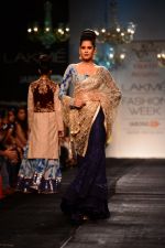 Model walk the ramp for Vikram Phadnis at LFW 2014 Day 5 on 23rd Aug 2014 (603)_53fafd3dbf6ee.JPG