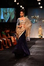 Model walk the ramp for Vikram Phadnis at LFW 2014 Day 5 on 23rd Aug 2014 (606)_53fafd4167a03.JPG