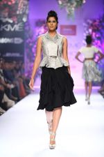 Model walk the ramp for Varun Bahl at LFW 2014 Day 6 on 24th Aug 2014 (132)_53fc77248a383.JPG