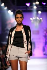 Model walk the ramp for Varun Bahl at LFW 2014 Day 6 on 24th Aug 2014 (15)_53fc76a6b9992.JPG