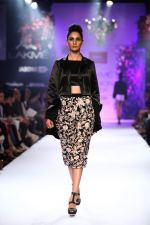 Model walk the ramp for Varun Bahl at LFW 2014 Day 6 on 24th Aug 2014 (17)_53fc76a8d2231.JPG