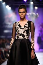 Model walk the ramp for Varun Bahl at LFW 2014 Day 6 on 24th Aug 2014 (27)_53fc76b494420.JPG