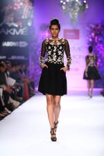 Model walk the ramp for Varun Bahl at LFW 2014 Day 6 on 24th Aug 2014 (29)_53fc76b6575f8.JPG