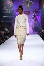 Model walk the ramp for Varun Bahl at LFW 2014 Day 6 on 24th Aug 2014 (66)_53fc76dcb3a20.JPG