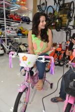 Ameesha Patel launches a toy store in Mumbai on 26th Aug 2014 (217)_53fdd5c0a02b9.JPG