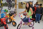 Ameesha Patel launches a toy store in Mumbai on 26th Aug 2014 (240)_53fdd5d9a1050.JPG
