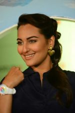 Sonakshi Sinha at Swatch watch Launch in Mumbai on 25th Aug 2014 (50)_53fd438a1e048.jpg