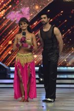 at the Promotion of Daawat-e-Ishq on Jhalak Dikhhla Jaa in Mumbai on 26th Aug 2014 (529)_53fde109a1342.JPG