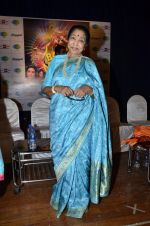 Asha Bhosle at album launch Bappa Moraya at IMFAA in Mumbai on 27th Aug 2014 (245)_53fe96b70cff5.JPG