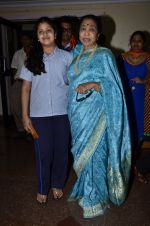 Asha Bhosle at album launch Bappa Moraya at IMFAA in Mumbai on 27th Aug 2014 (322)_53fe970038e3c.JPG