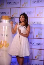 Parineeti Chopra at Pantene promotional event in Mumbai on 27th Aug 2014 (13)_53fe9aeb0ab79.JPG