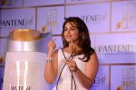 Parineeti Chopra at Pantene promotional event in Mumbai on 27th Aug 2014 (14)_53fe9aec0bf5f.JPG