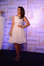 Parineeti Chopra at Pantene promotional event in Mumbai on 27th Aug 2014 (28)_53fe9af9442b4.JPG