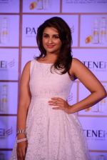 Parineeti Chopra at Pantene promotional event in Mumbai on 27th Aug 2014 (88)_53fe9b389f4f2.JPG