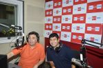 Rishi Kapoor celebrates his birthday with RJ Anirudh at 92.7 BIG FM on 27th Aug 2014 (15)_53fe9c8bc0208.JPG